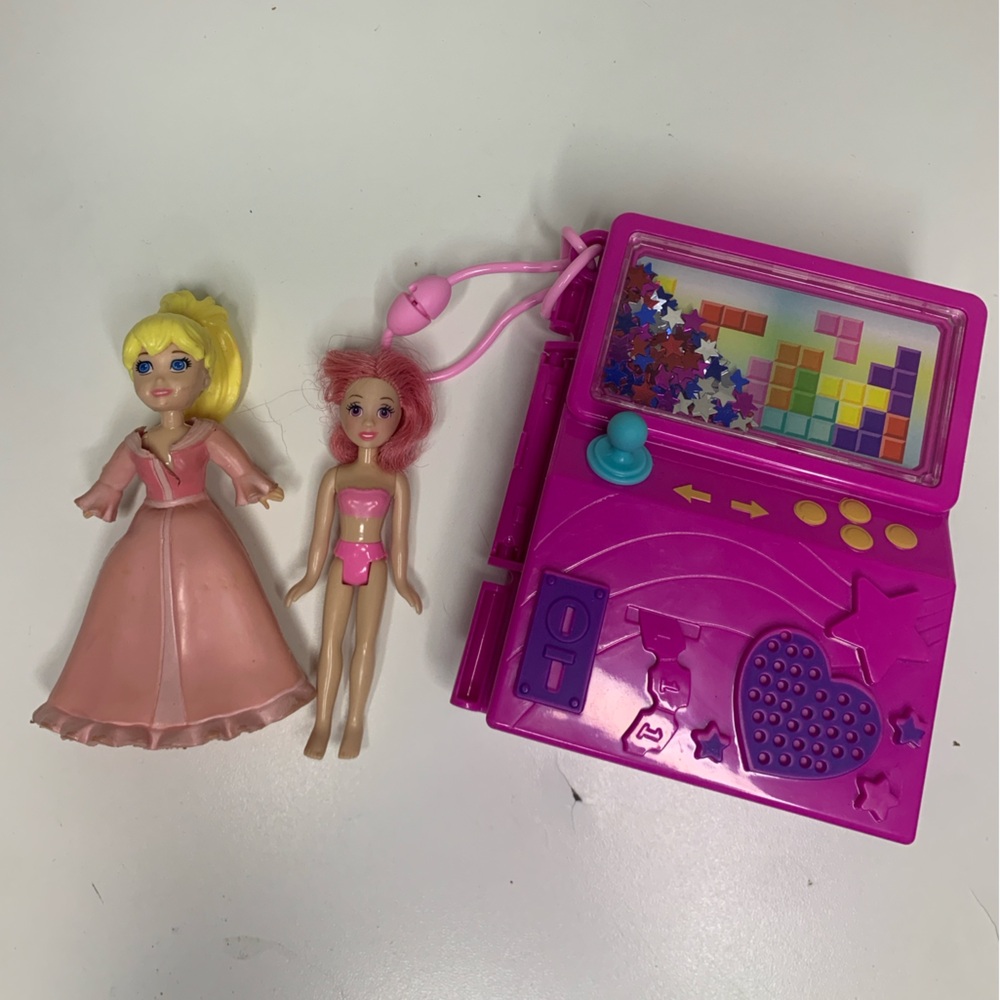2 for $10 Polly Pocket Lot (dolls & travel pocket)